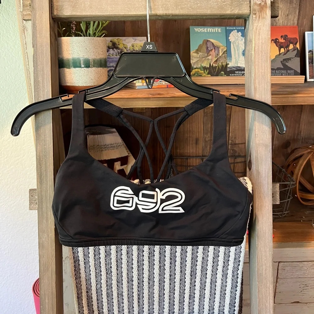Lululemon Free to be Zen sports bra size 6